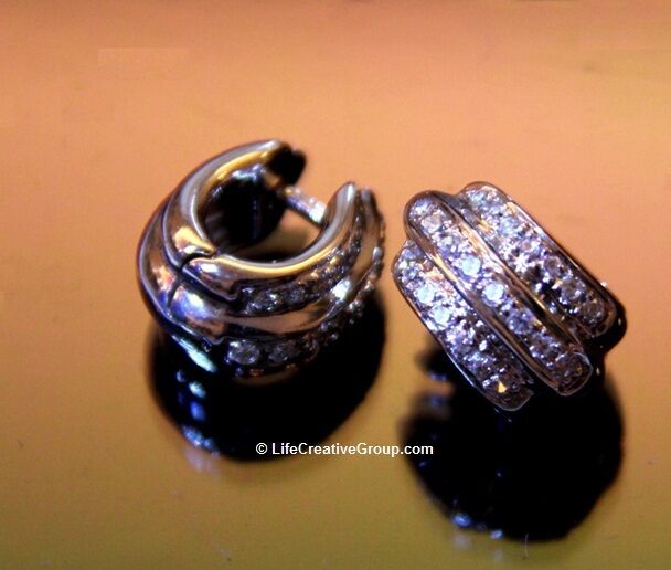 3 Rolls Hooks Diamond Earrings 1CT